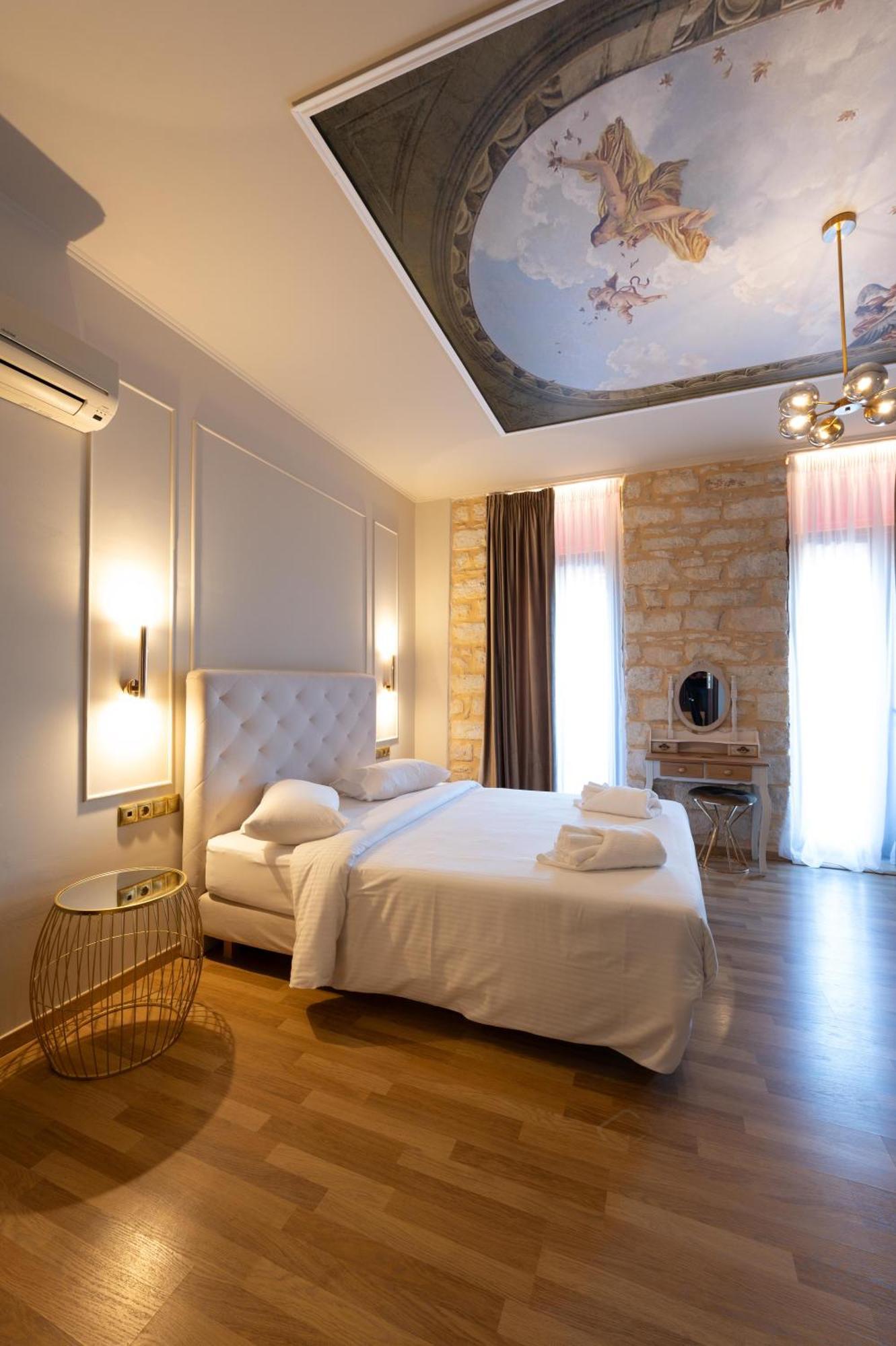 L Suites The Writer'S House Gythio Zimmer foto